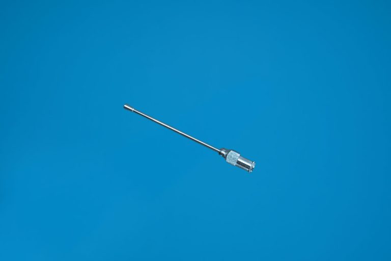 Euterkanüle mit Luer Lock-Ansatz